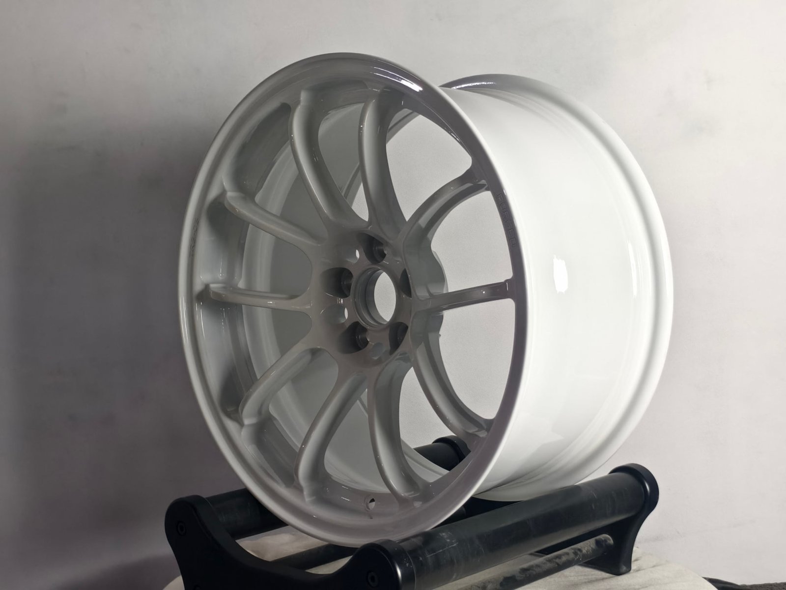 Manufacturer with 20+ years of experience: Custom lightweight, high-performance forged racing wheels and 6061-T6 alloy rims (17–21 inches).