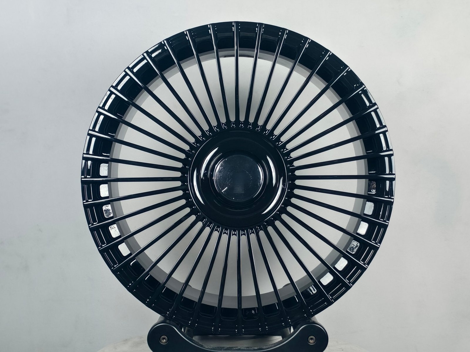DOT-certified forged wheel factory: Floating multi-spoke “disc-style” wheels suitable for AITO M5, M7, M8, and M9.