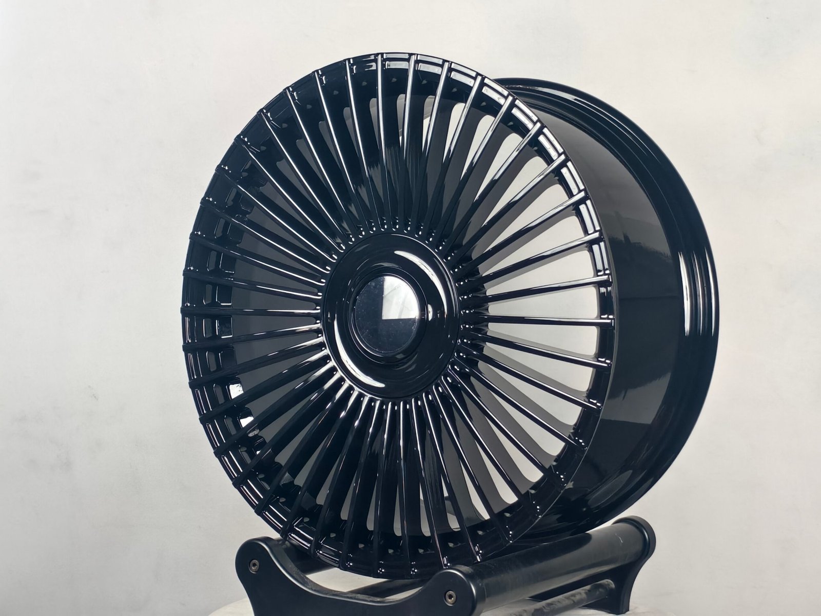 DOT-certified forged wheel factory: Floating multi-spoke “disc-style” wheels suitable for AITO M5, M7, M8, and M9.
