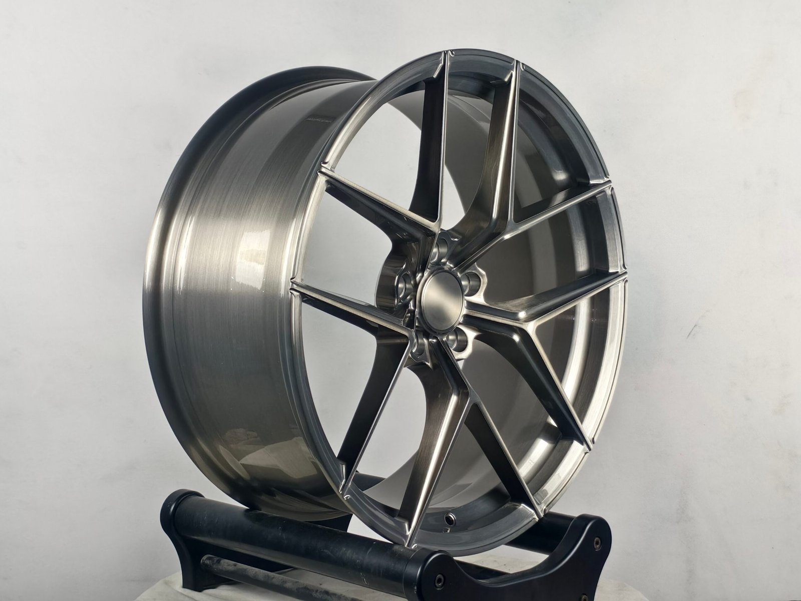 DOT-certified forged wheel factory; compatible with 3 Series, A4, Accord, Golf, Camry, Altima, Lynk & Co, and more.