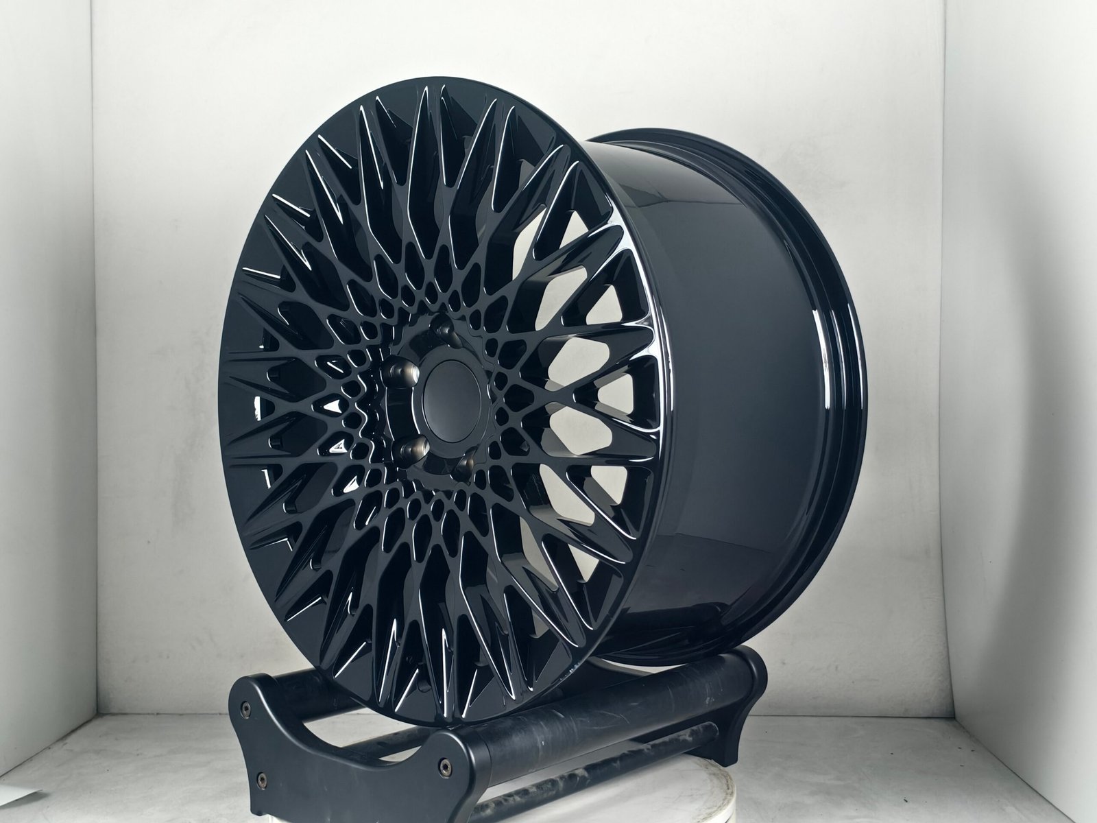 DOT-certified forged wheel factory: 17/18-inch aftermarket wheels for BMW 3 Series and 5 Series.